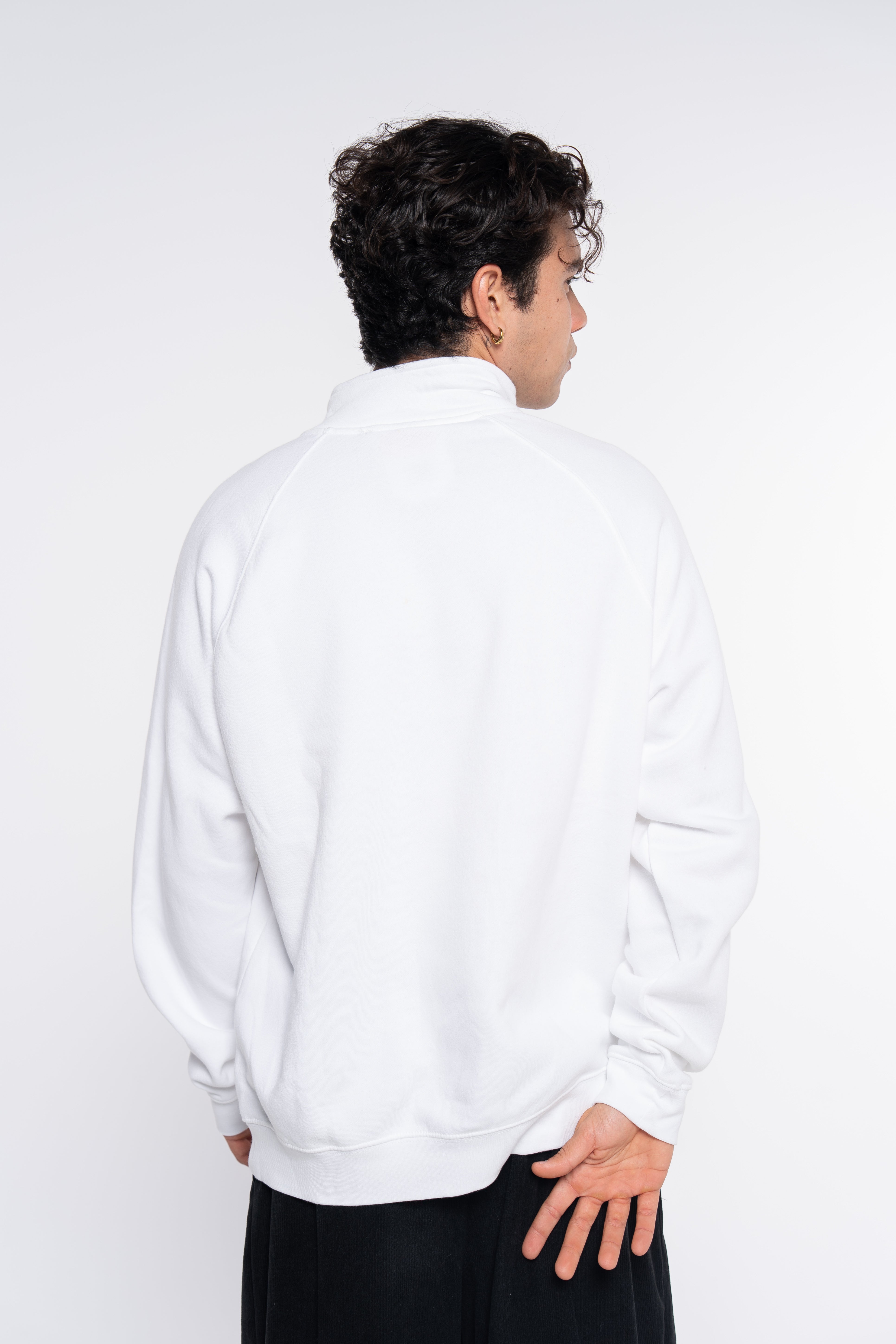 SUDADERA CREMALLERA 1/4 BORDADO SILUETA BLANCO