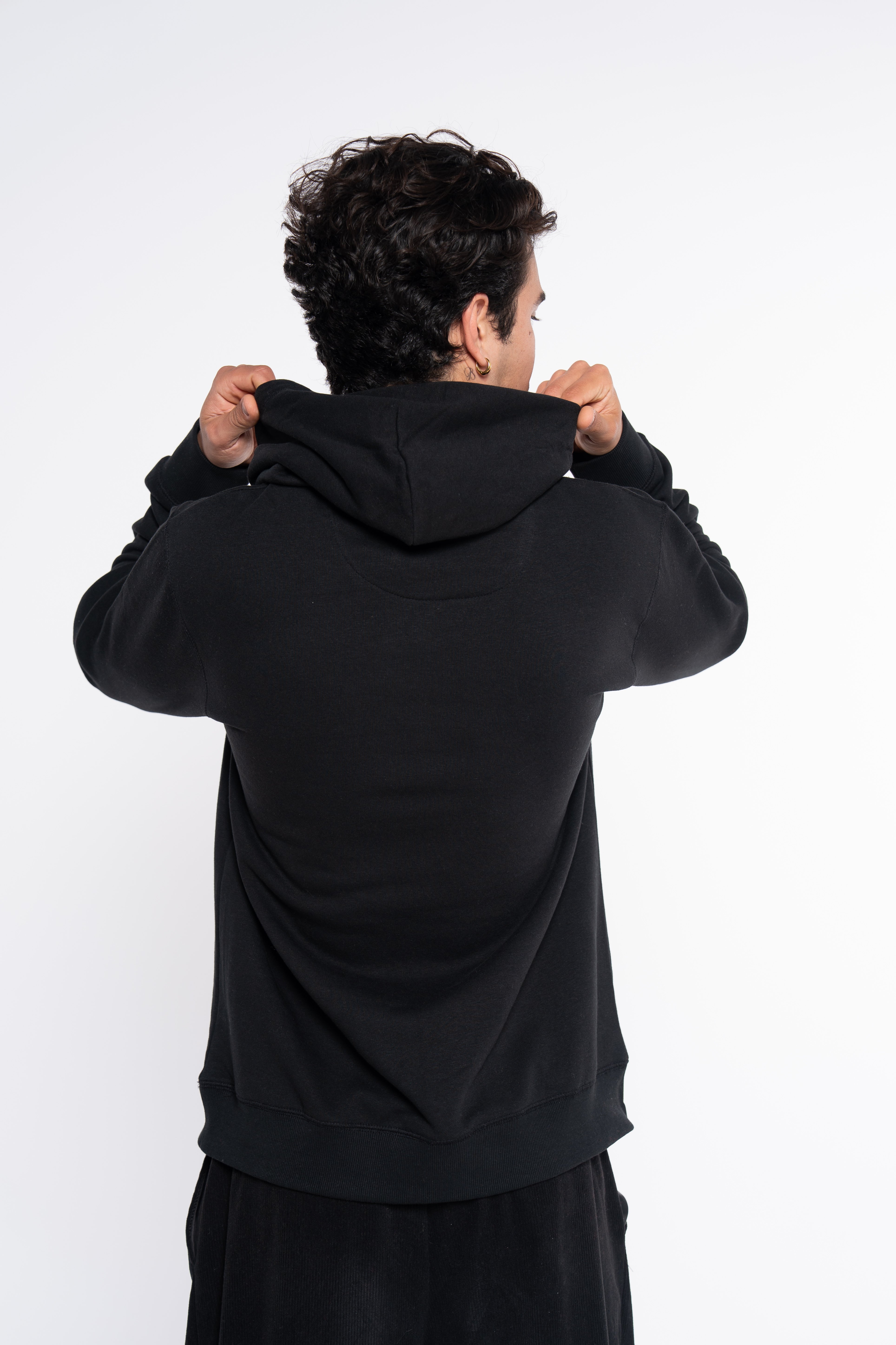 SUDADERA UNIVERSITY NEGRO