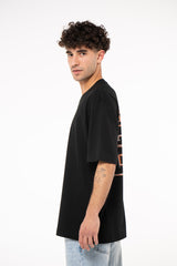 Camiseta OVERSIZE Negra - Naranja Estampado TIZA