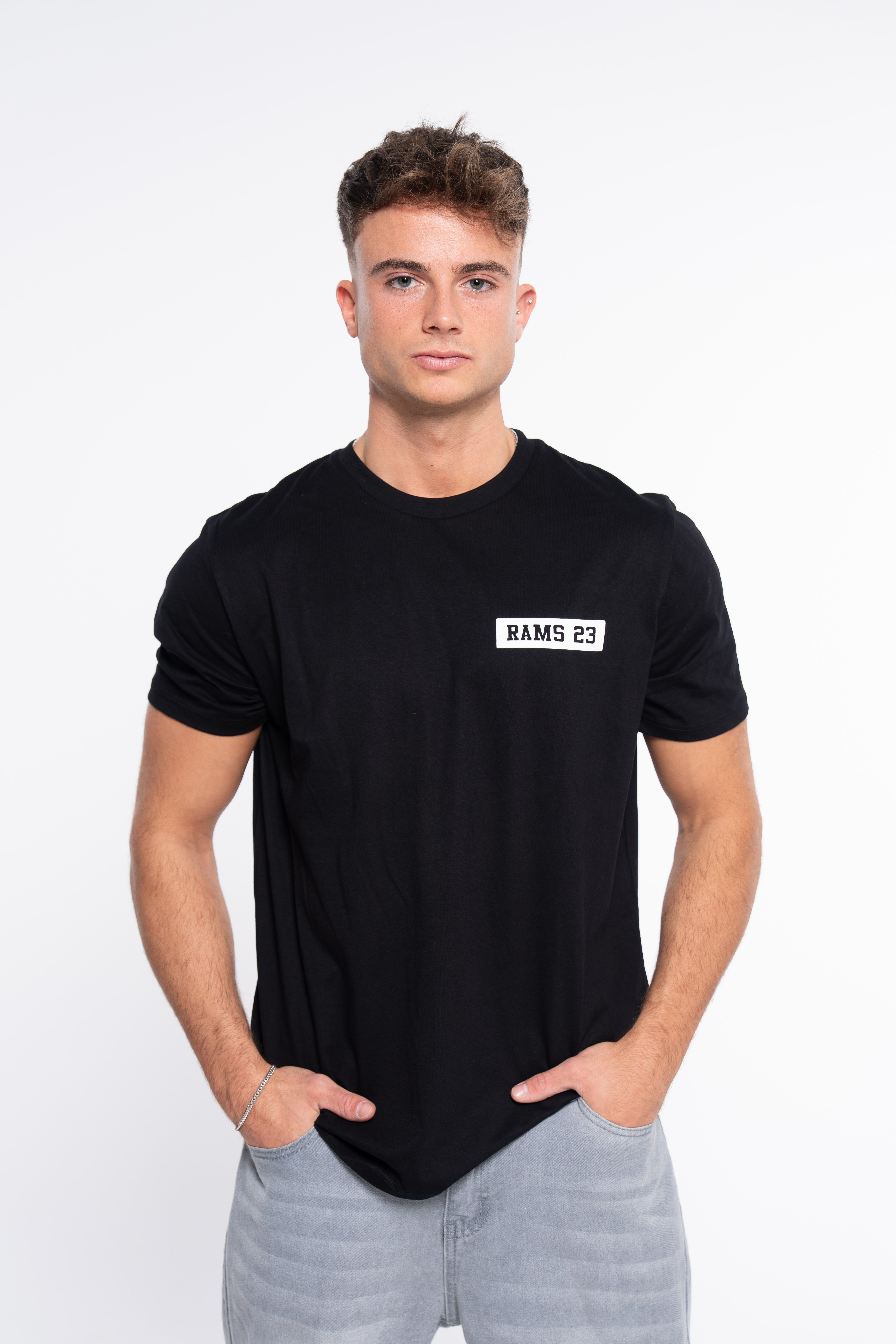 Camisetas RAMS23 CAMISETA LOGO RECTANGULAR NEGRO – NEGRO