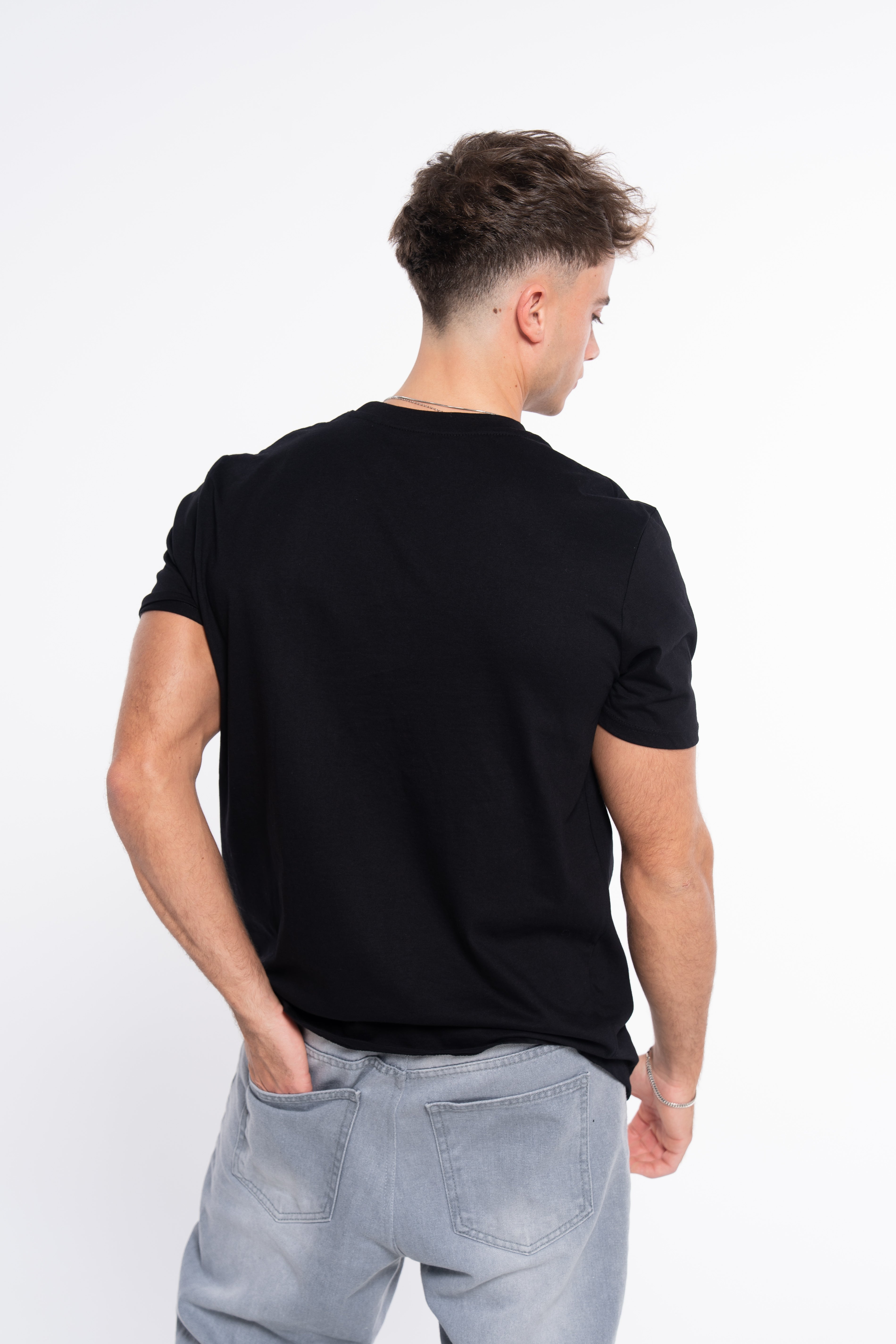 CAMISETA CLASSIC UNIVERSITY NEGRA